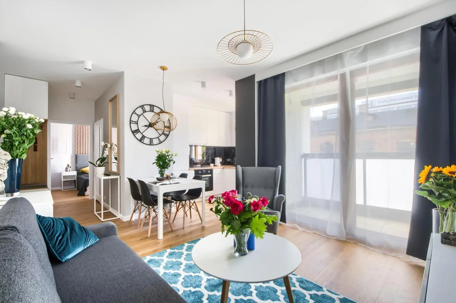 Luxury Apartament,Center,Netflix,Free Parking contacts